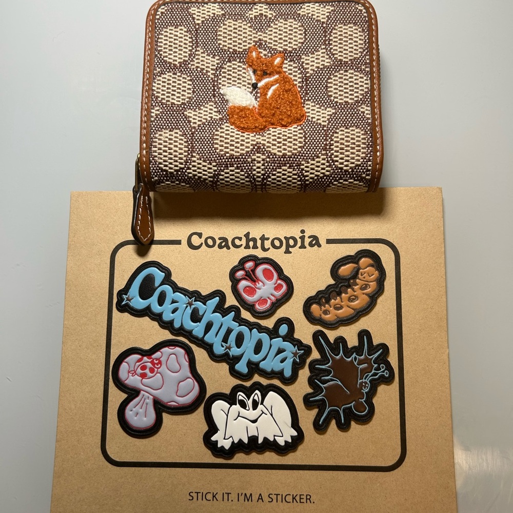 Coach Kids Signature Canvas Wallet with Orange Fox Patch - Picture 3 of 9